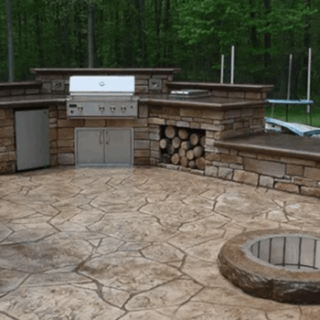 Outdoor kitchen concrete patio design